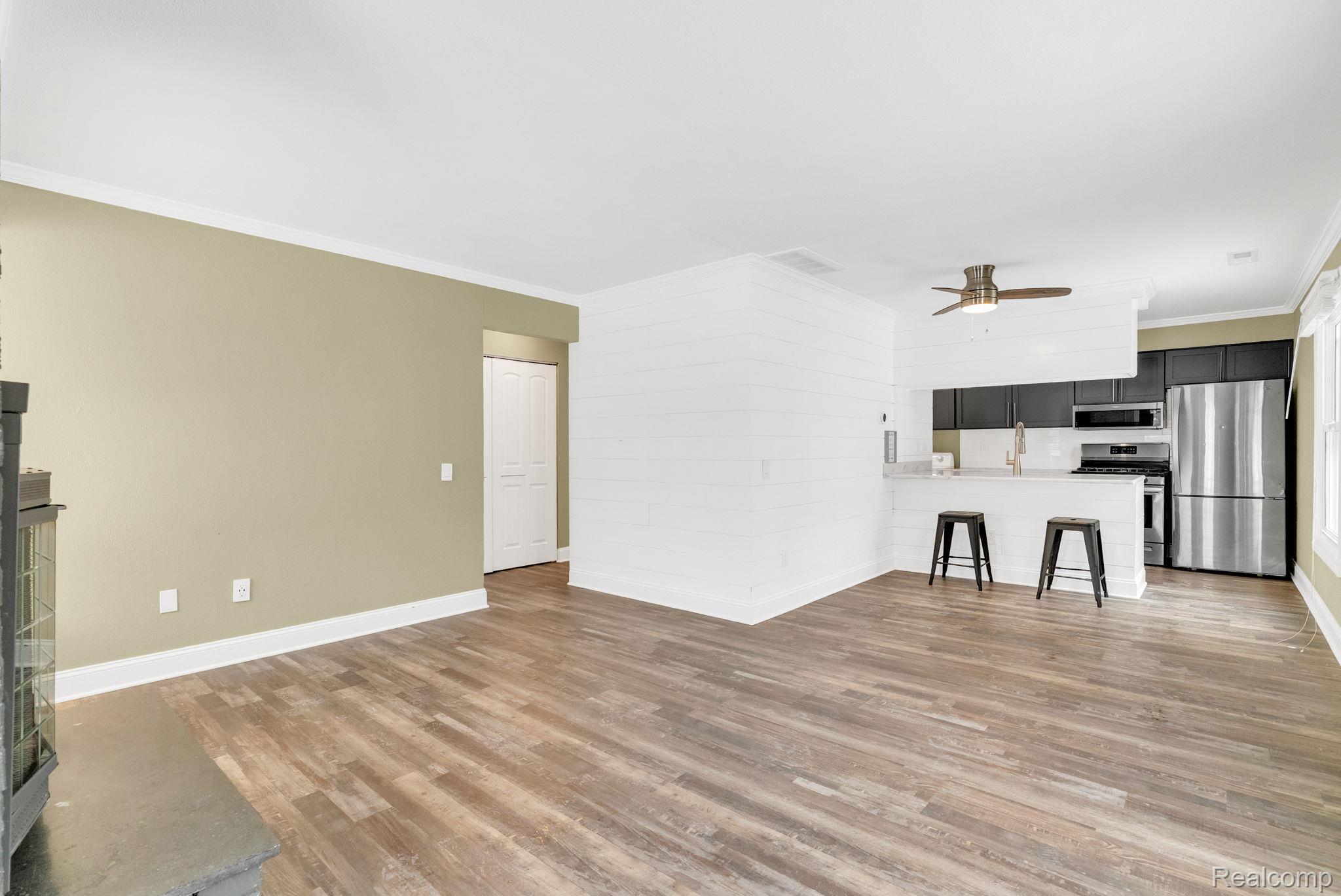 3027 Maplewood Court