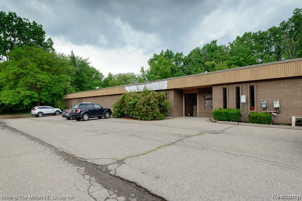 10533 Farmington Road