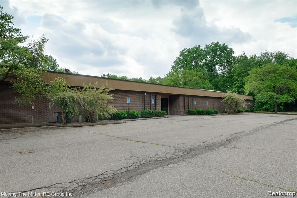 10533 Farmington Road