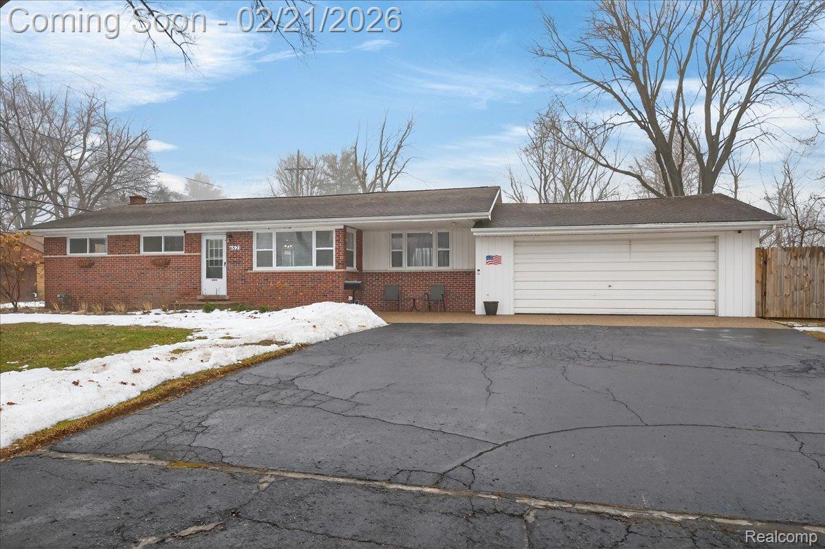 6521 Northview Drive