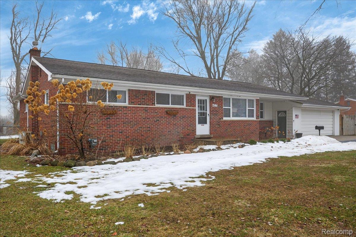 6521 Northview Drive