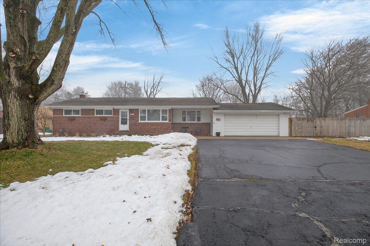 6521 Northview Drive