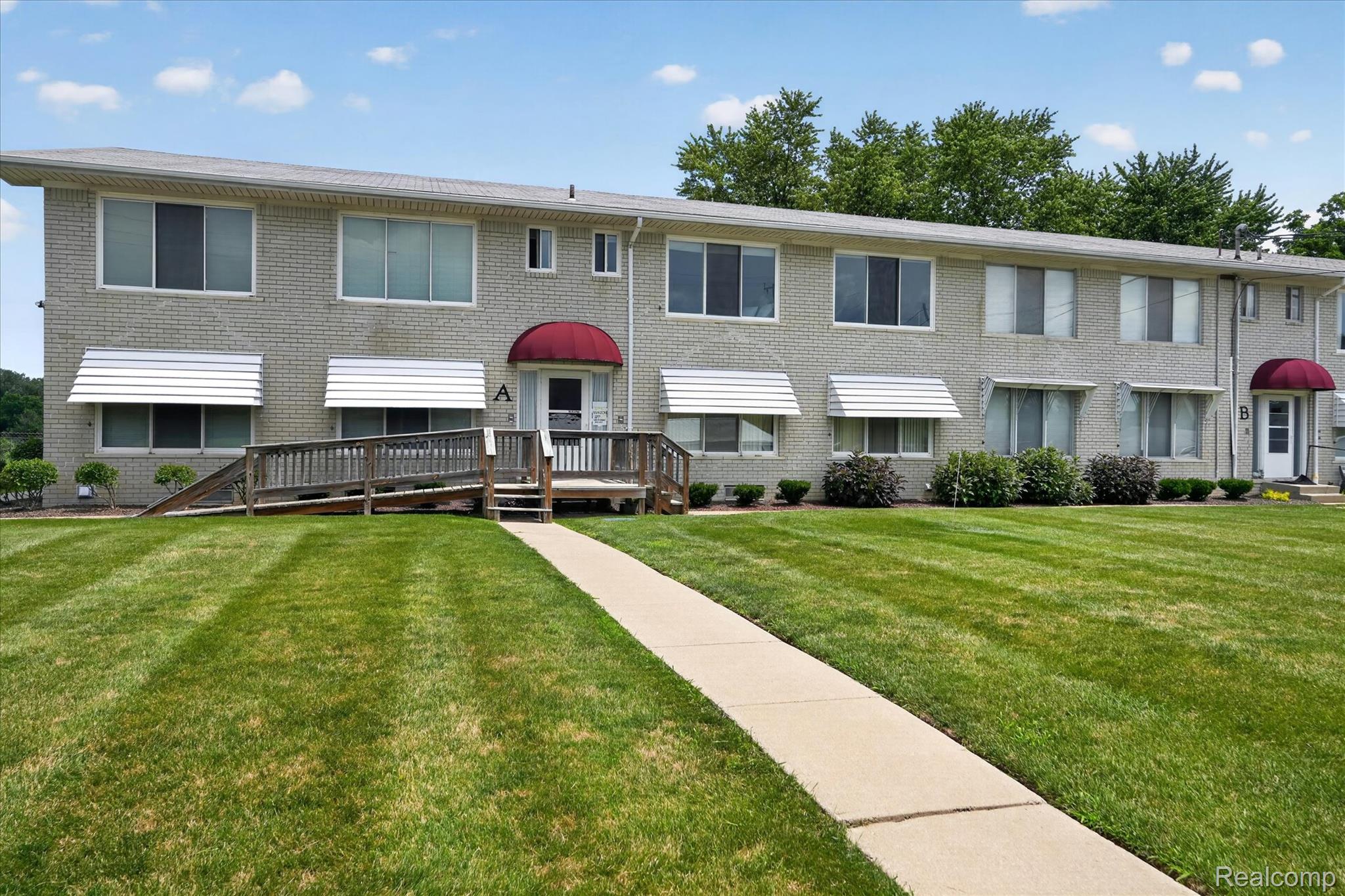 27094 Sandy Hill Lane