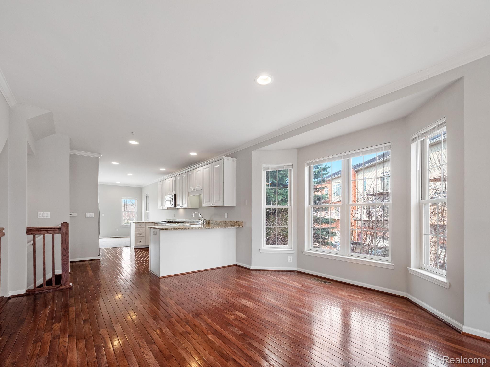 502 GRATEN Street