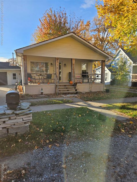 814 Saint James Street Marysville City MI 48040