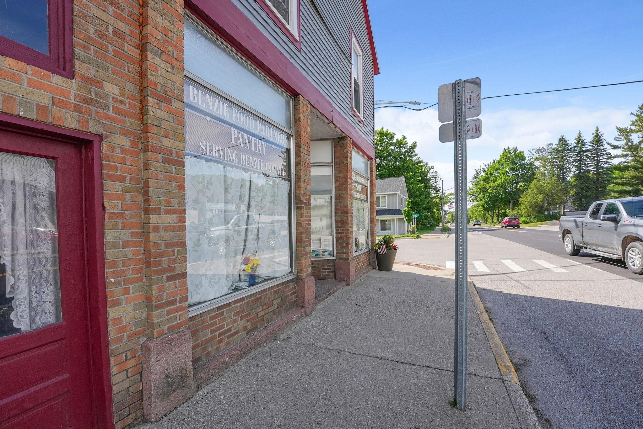 10907 Main Street
