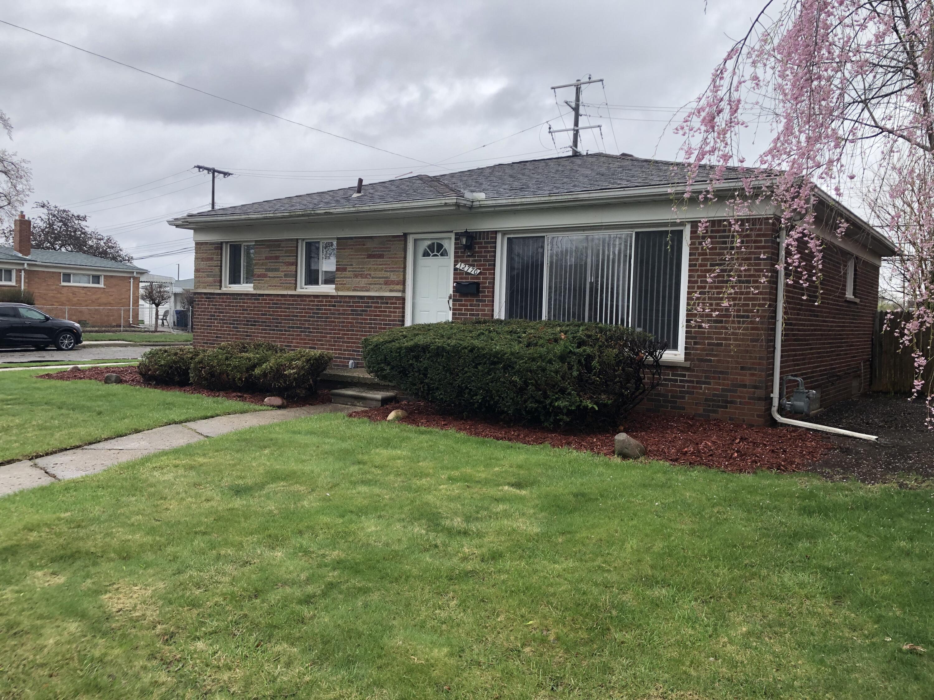12770 Leverne