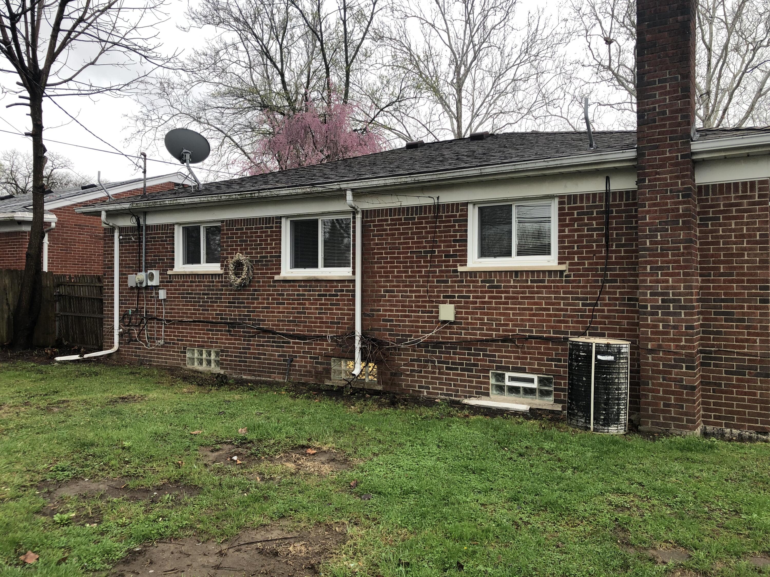 12770 Leverne