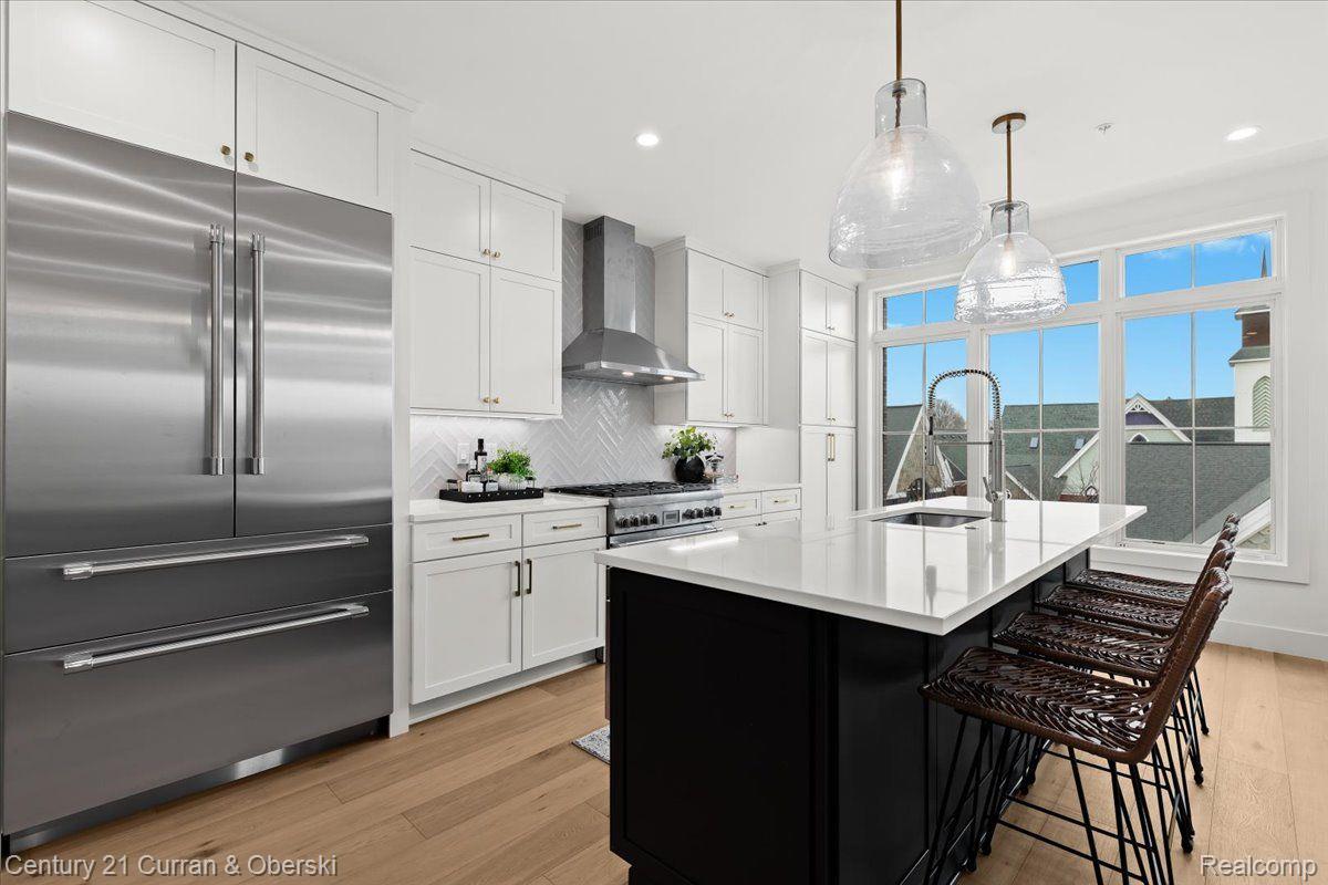 156 N CENTER Street UNIT 302