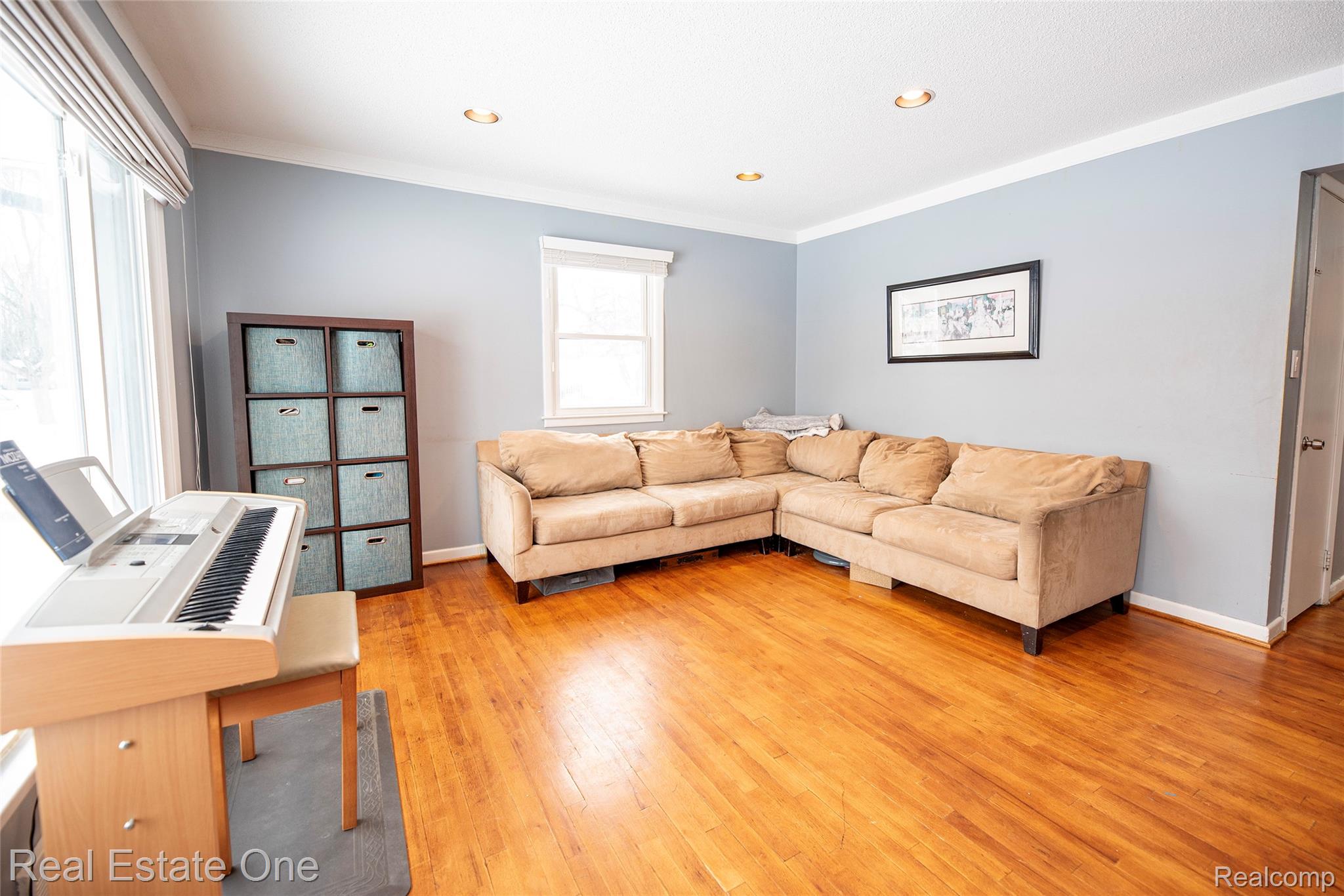 4605 Rosewold Avenue