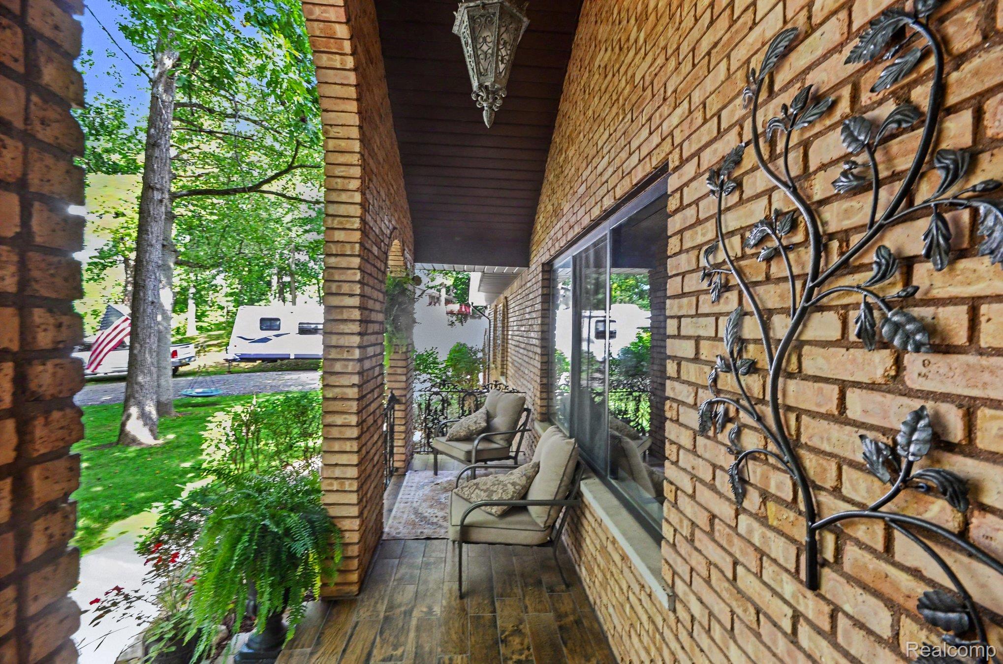 1600 Moffat Road