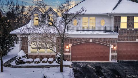 4392 Gateway Circle West Bloomfield Charter Township MI 48322