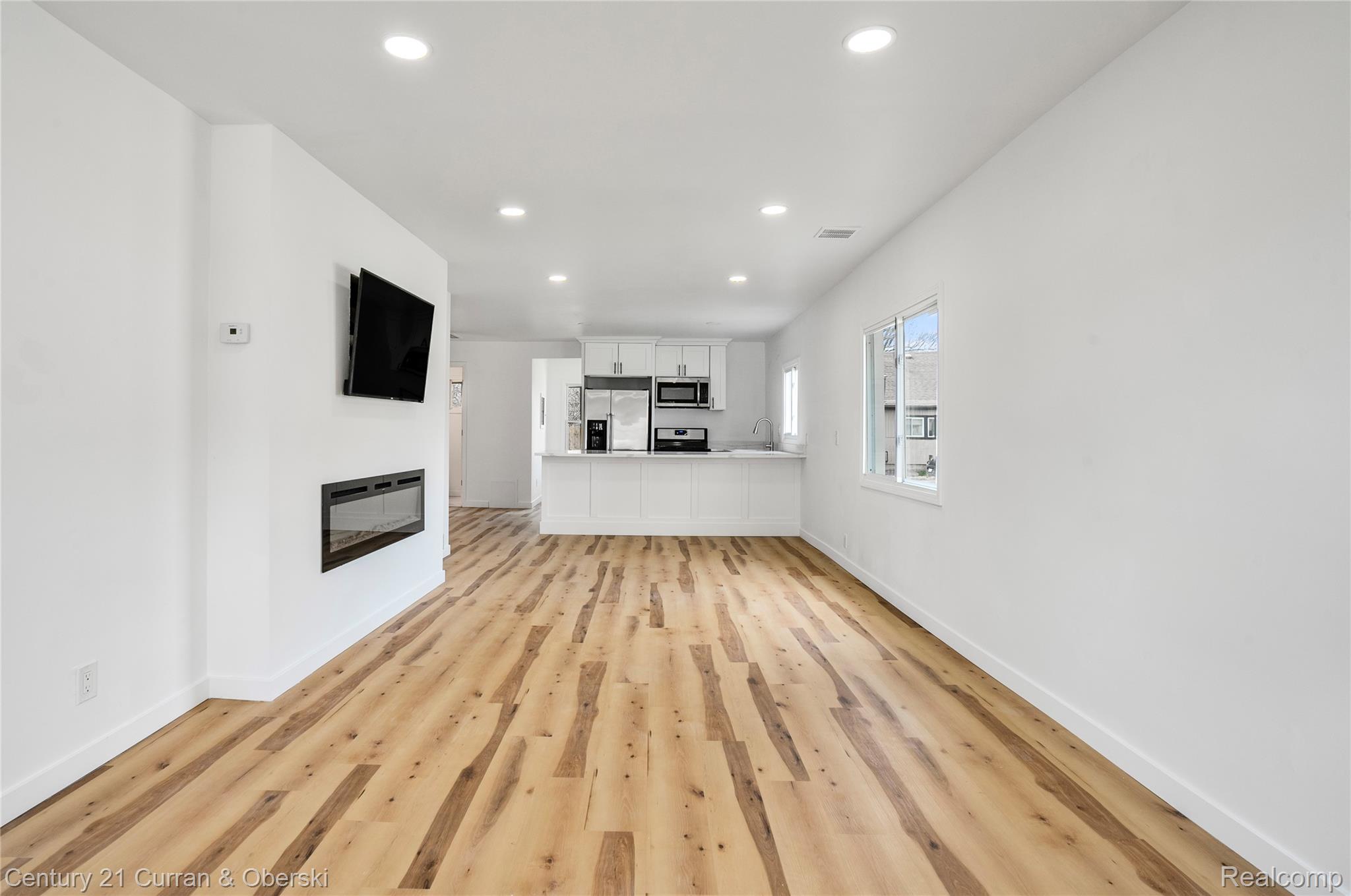 4399 2nd Street