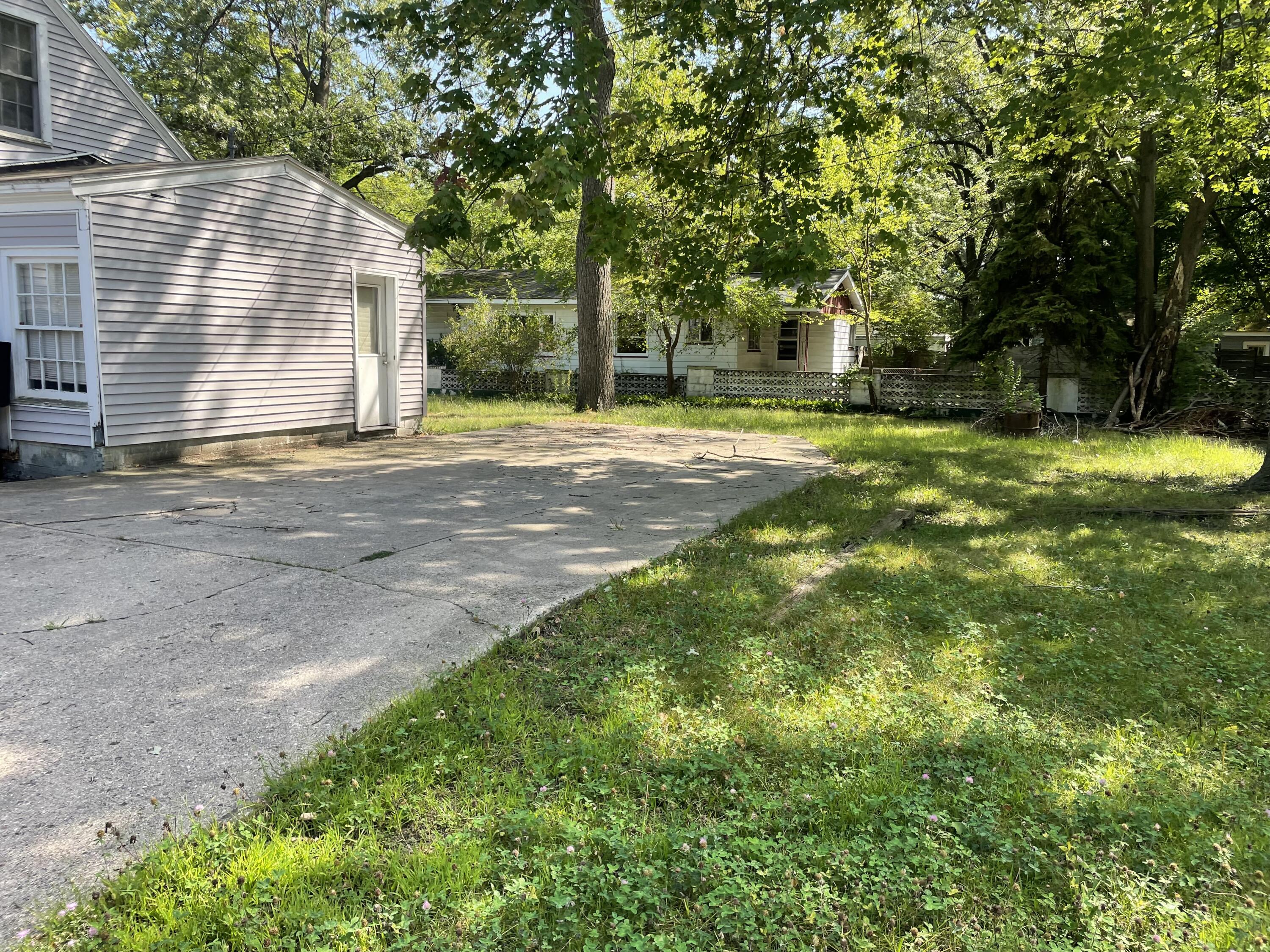 371 E Columbia Avenue