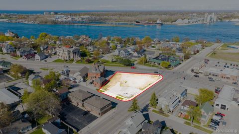 805 PINE GROVE Avenue Port Huron City MI 48060