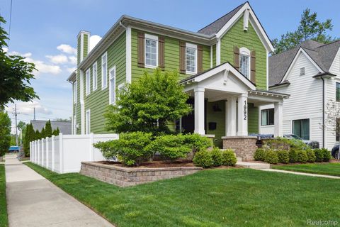 1992 Shipman Boulevard, Birmingham City, MI 48009 - #: 20251017018