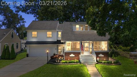 1957 Columbia Road Berkley City MI 48072