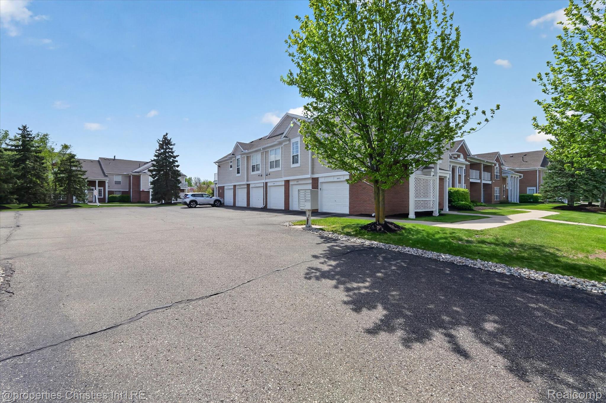 16773 Carriage Way