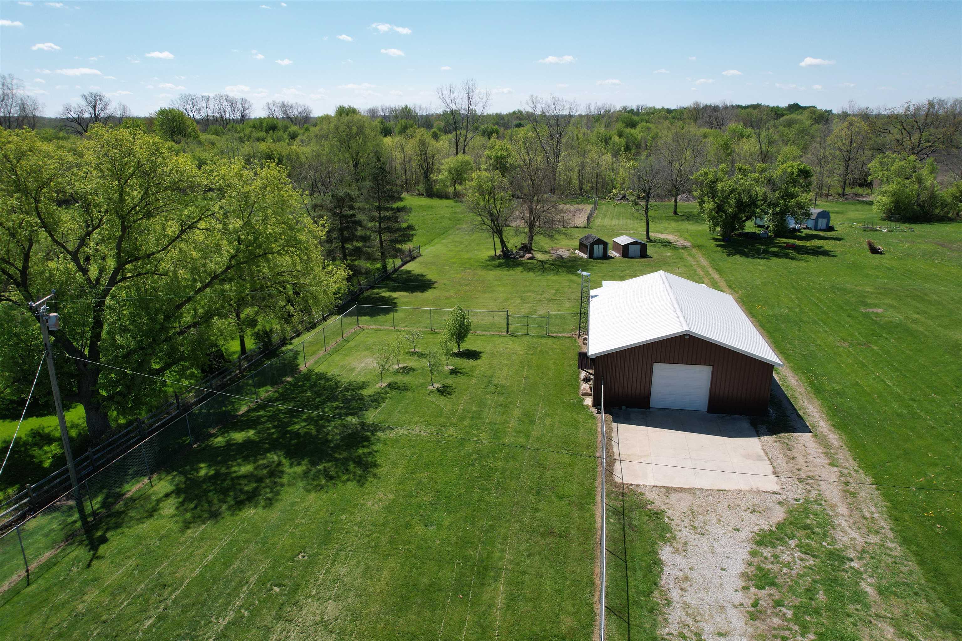10900 Lansing Road