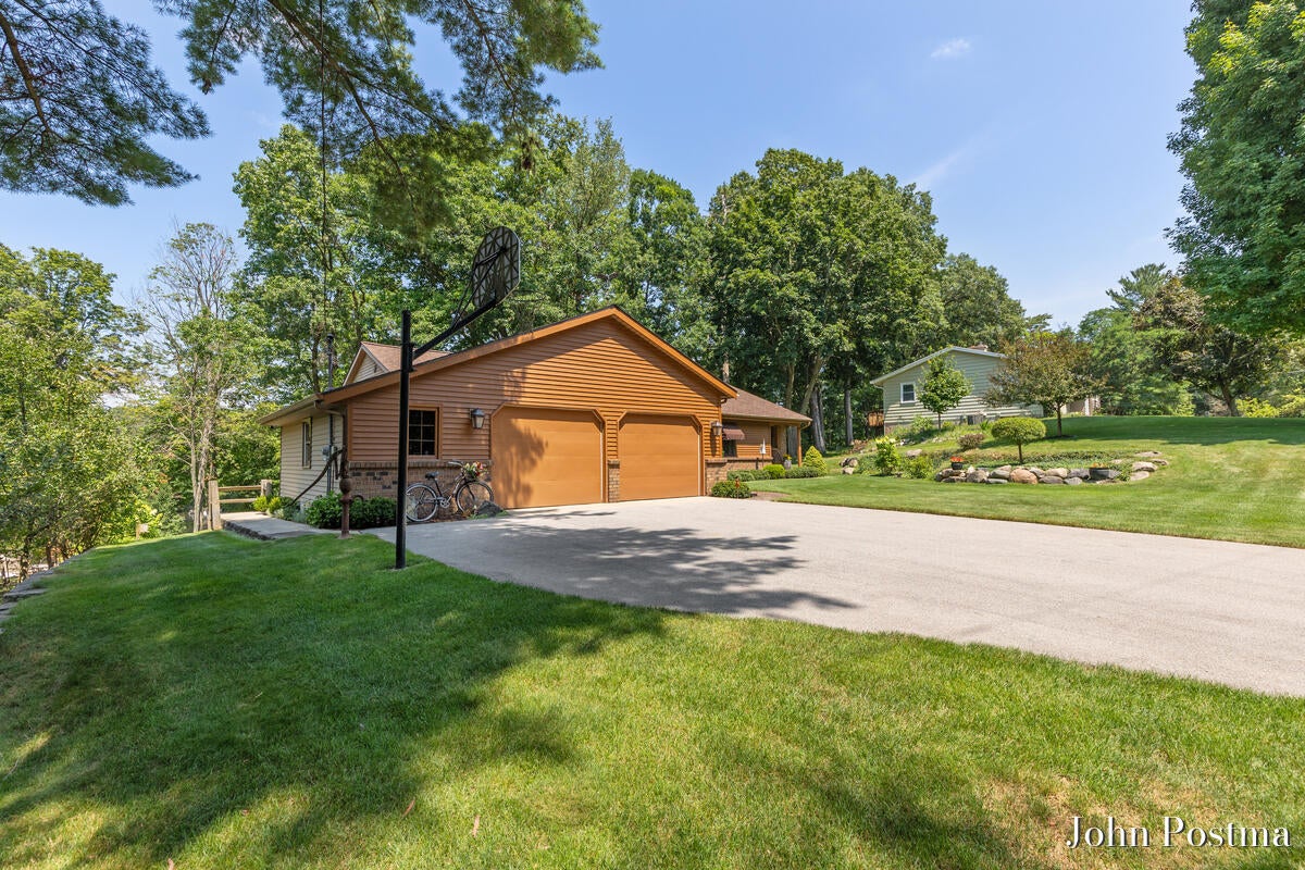 7786 Thornapple Bayou Drive SE