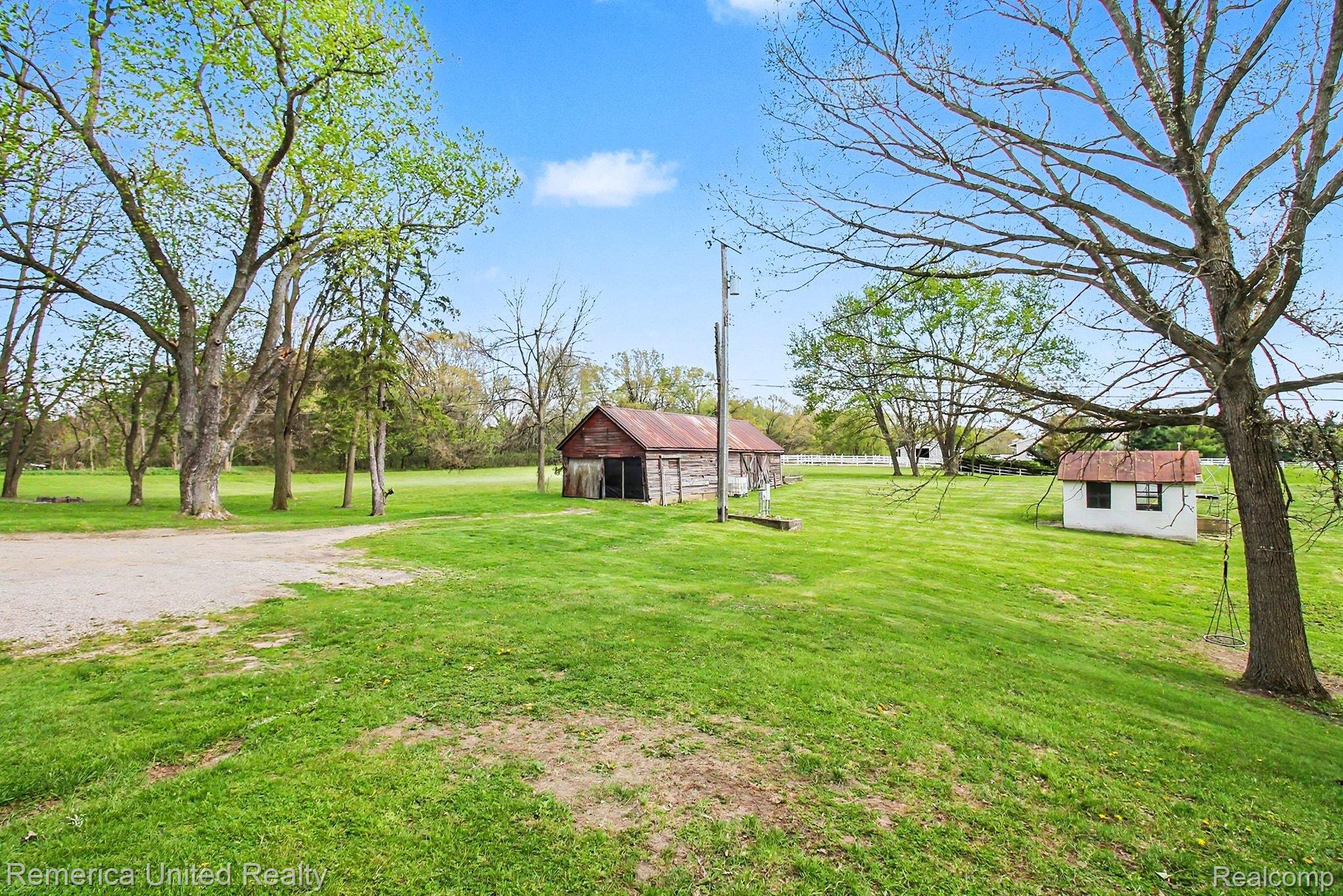 525 W Buno Road