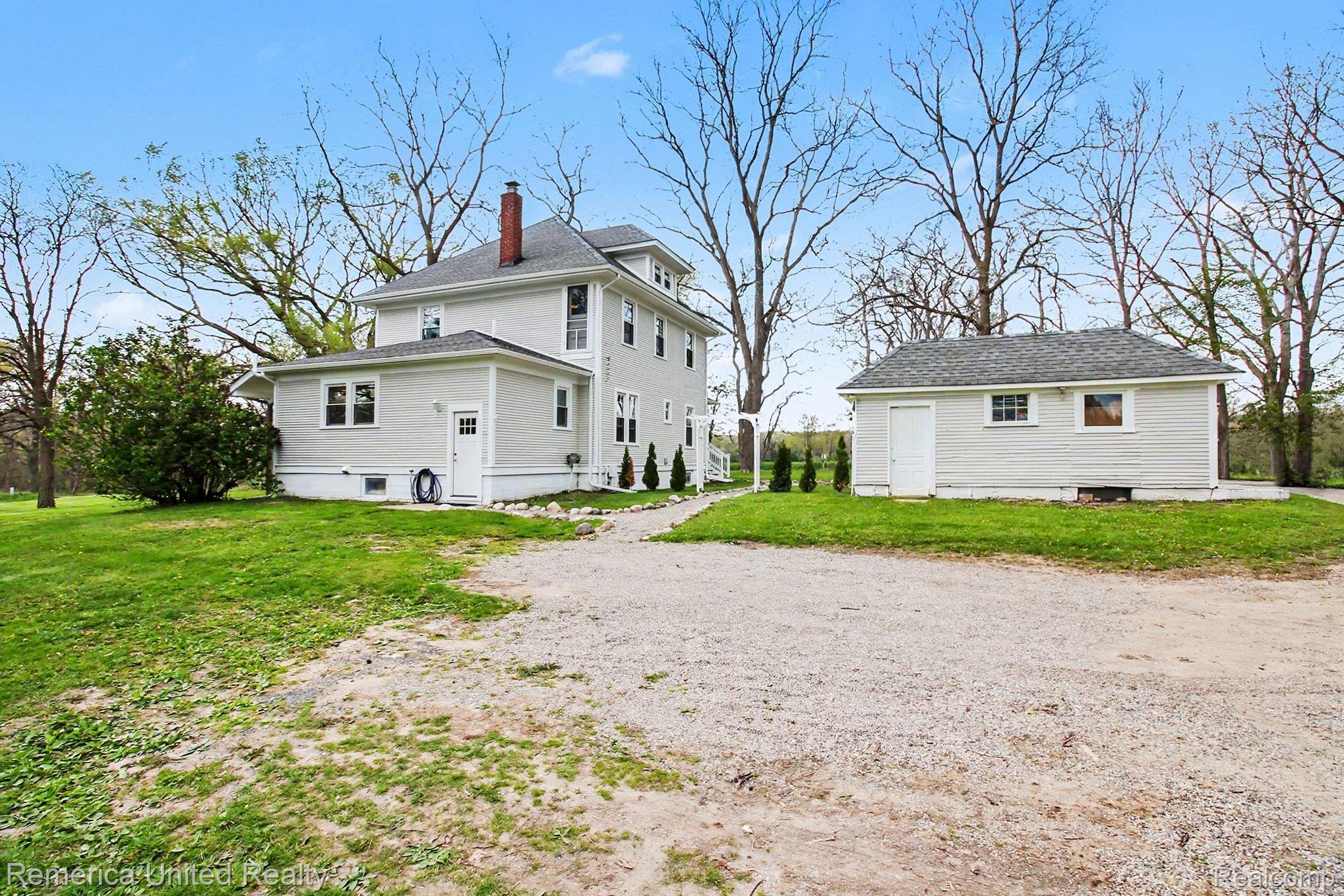 525 W Buno Road