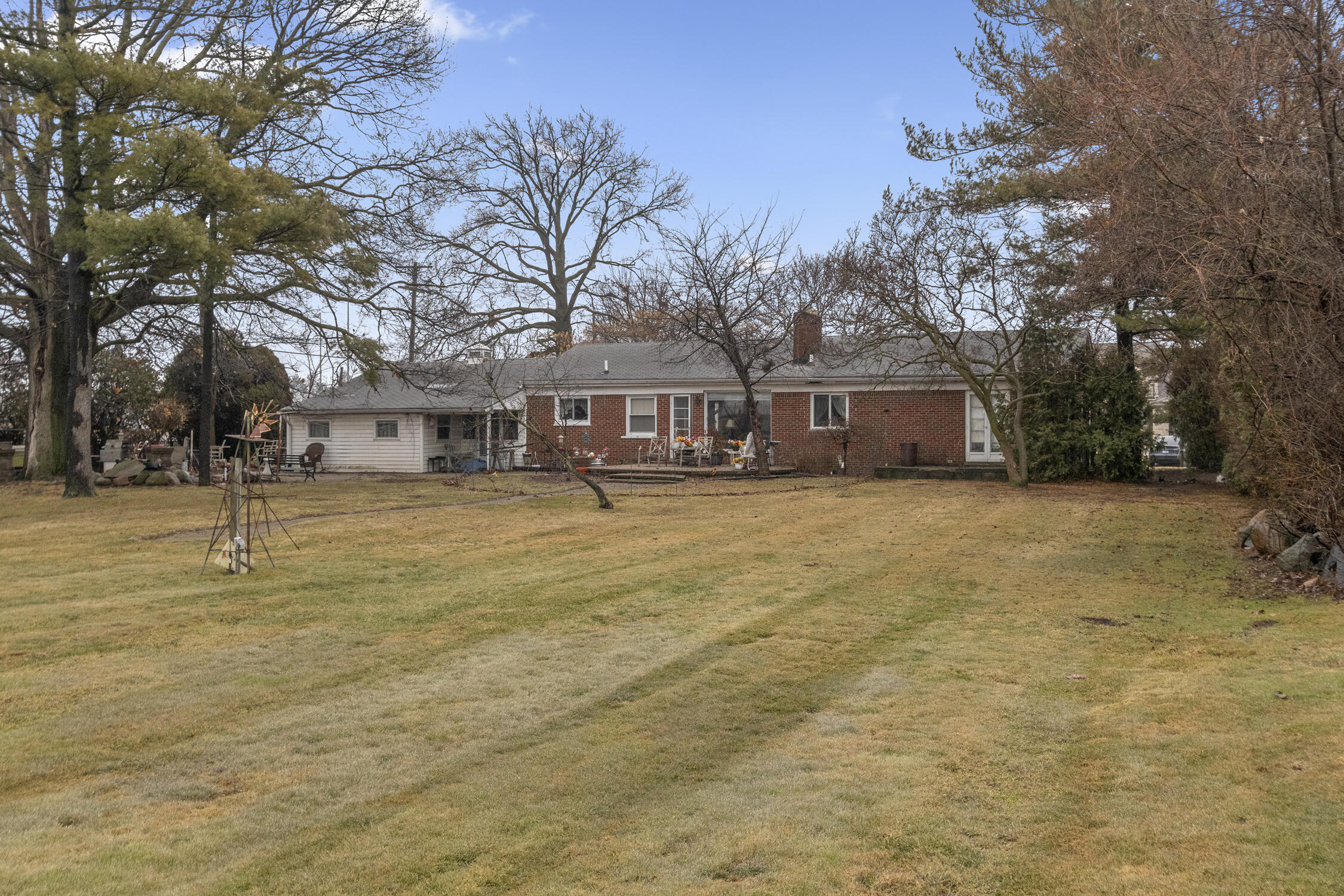 26204 Doxtator Street