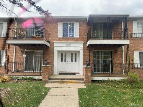 30789 Shiawassee Road 12B Farmington City MI 48336