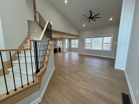 2836 Pine Bluffs ct Highland Charter Township MI 48356