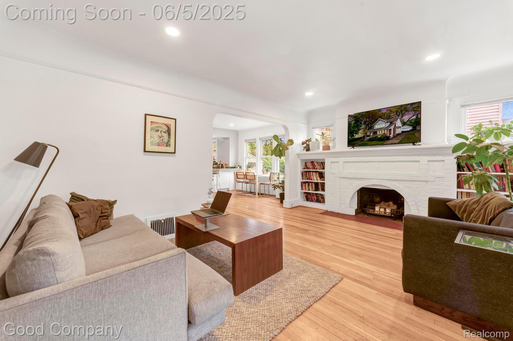 364 W CAMBOURNE Street