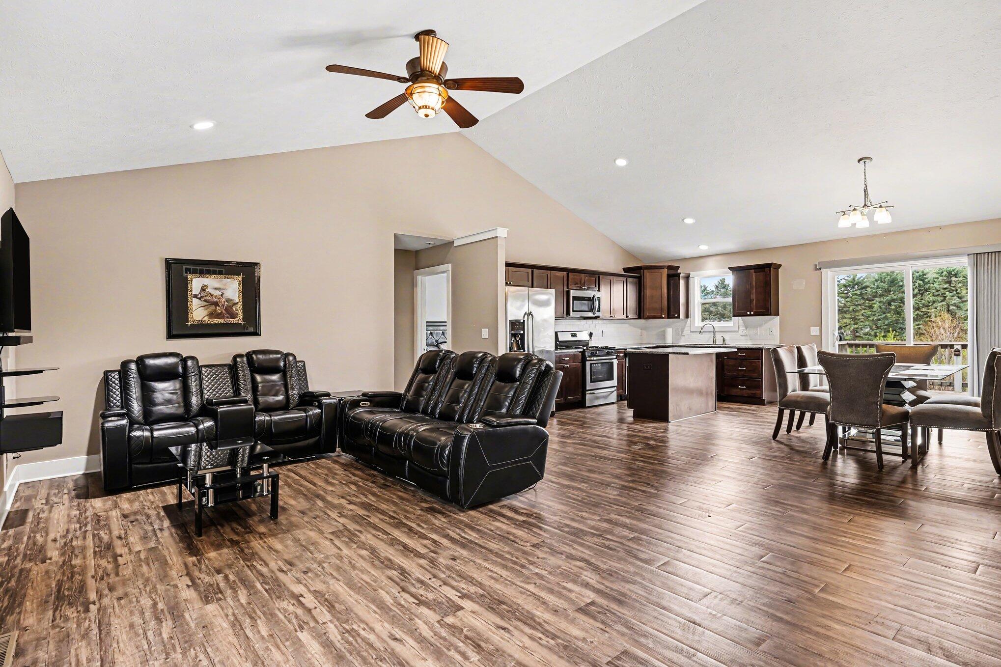 5966 Farmview Drive