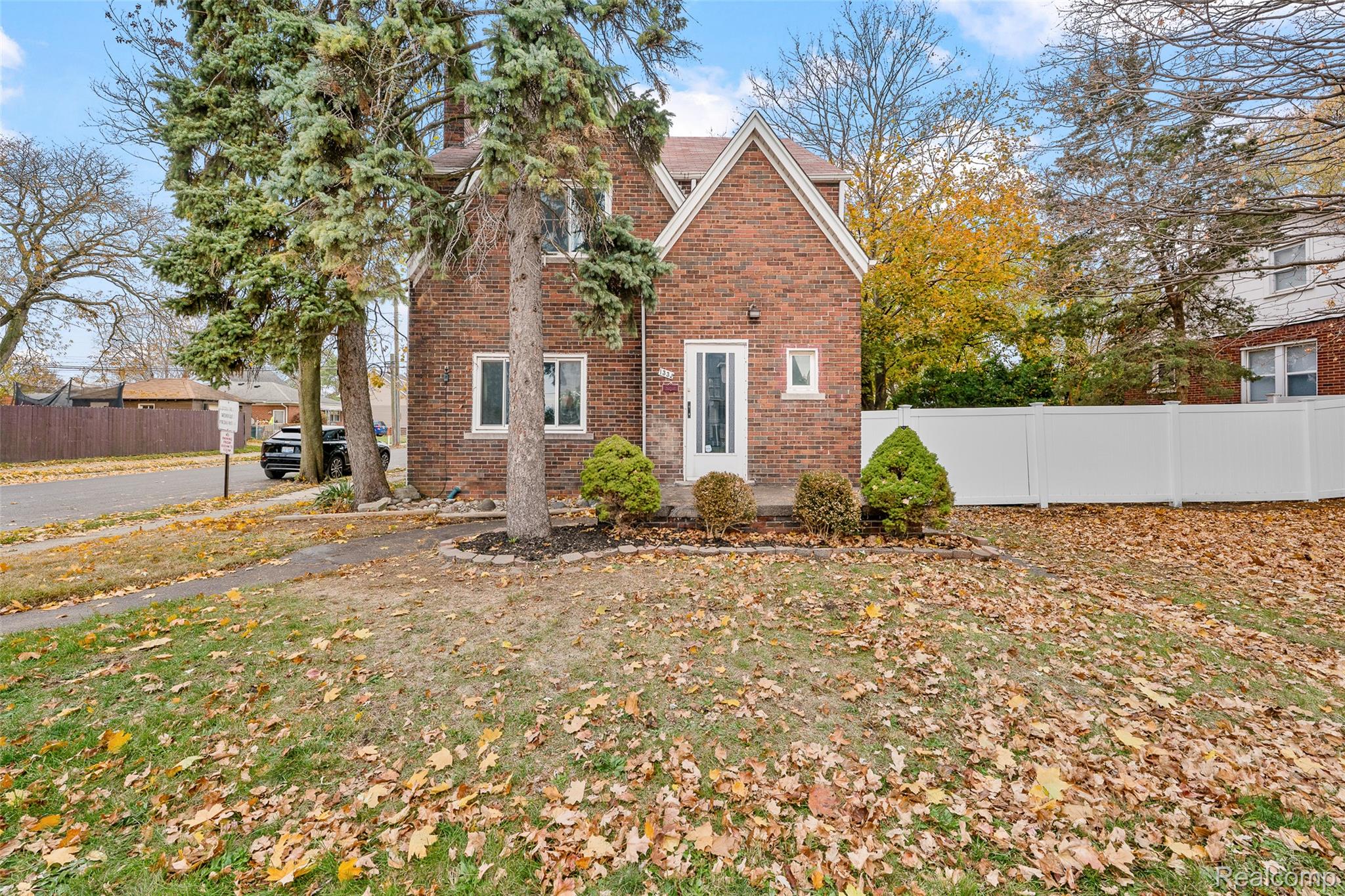 1332 Fort Park Boulevard