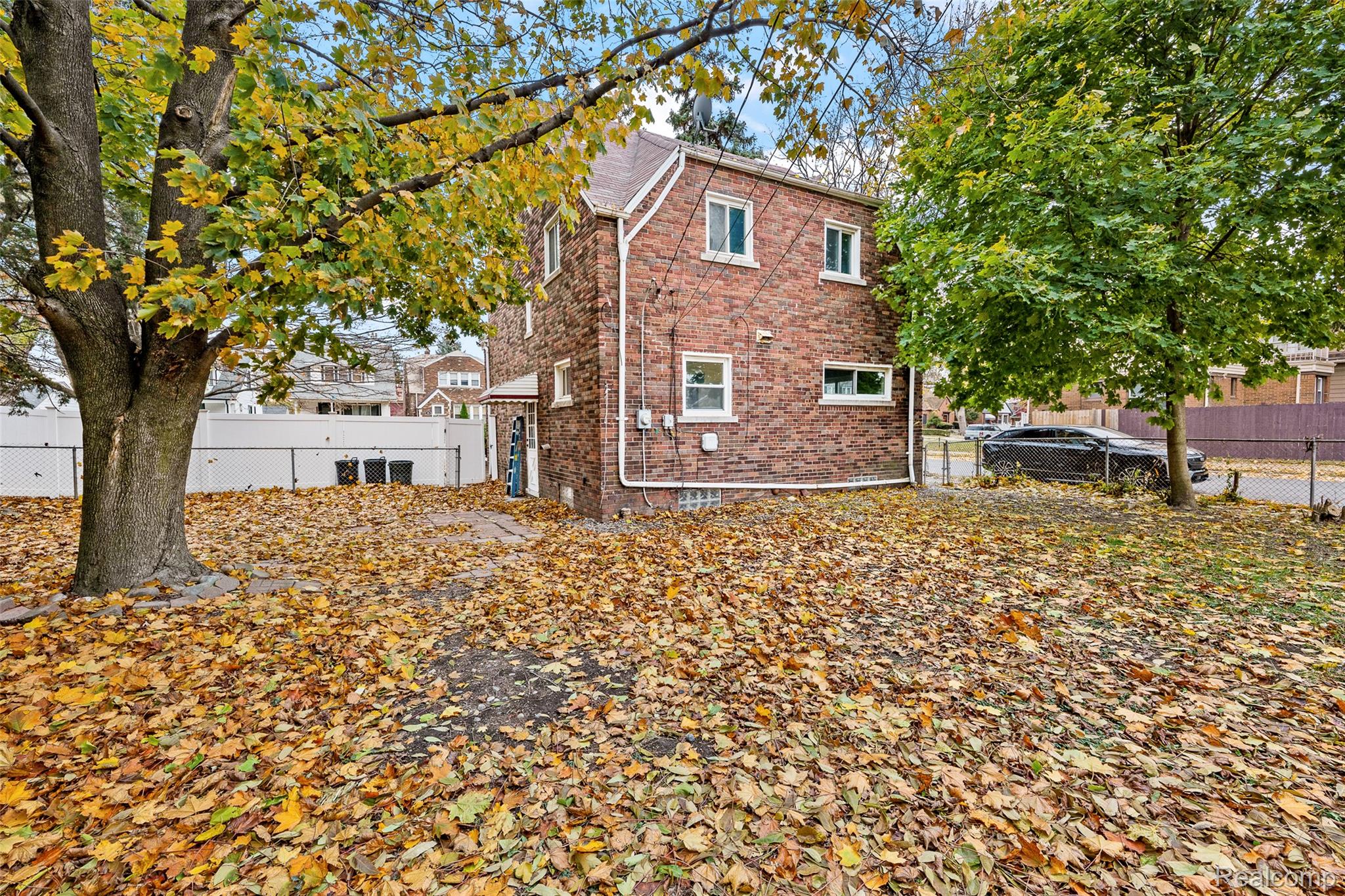 1332 Fort Park Boulevard