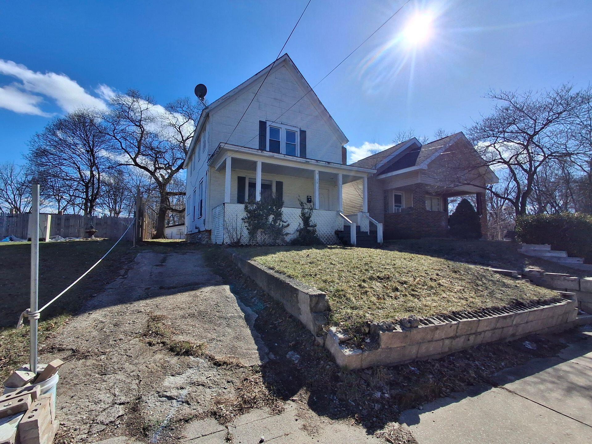 490 E Emmett Street E 3