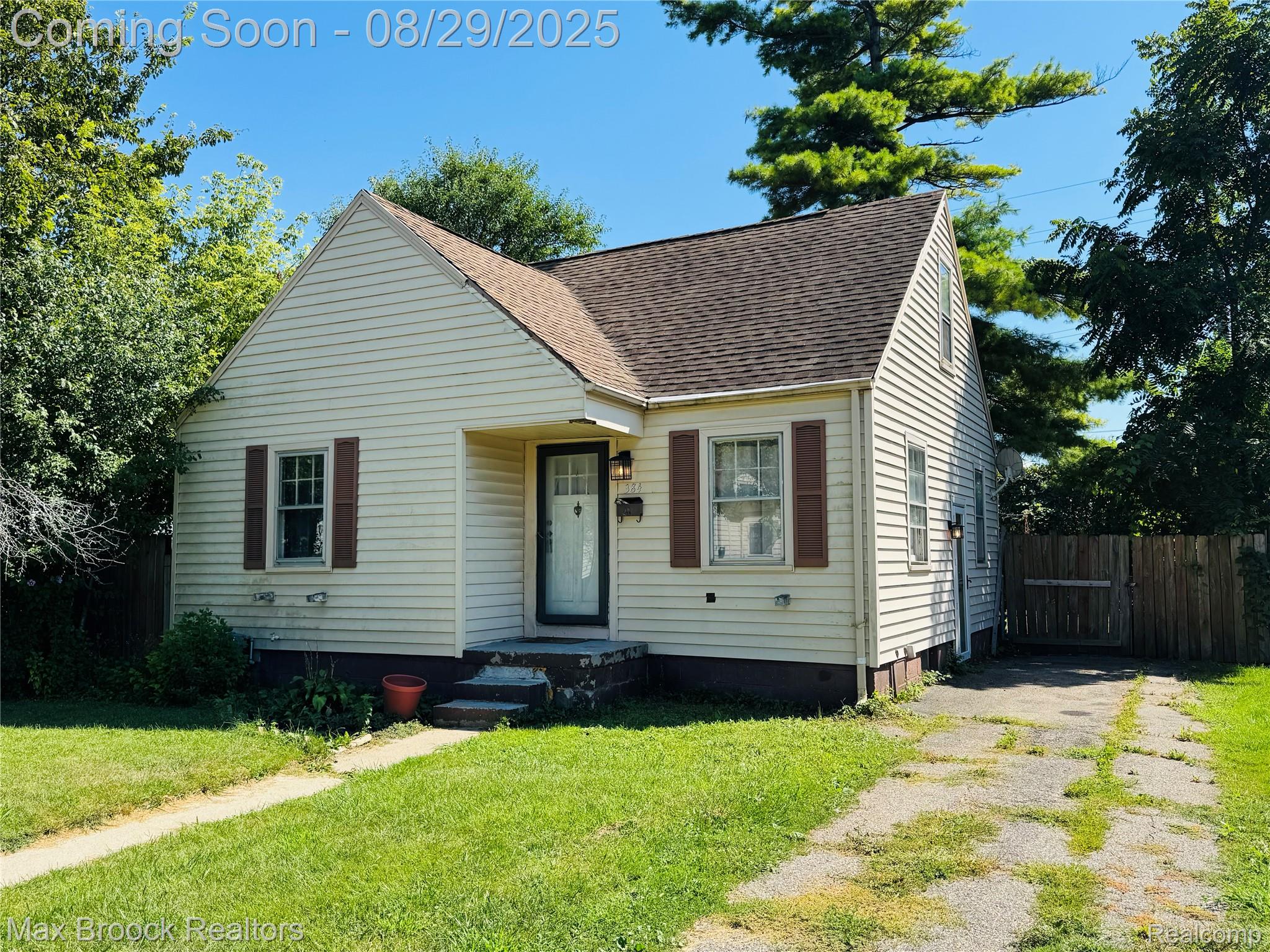 384 E Chesterfield Street