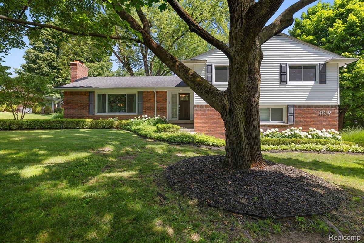 4409 W Orchard Hill Drive