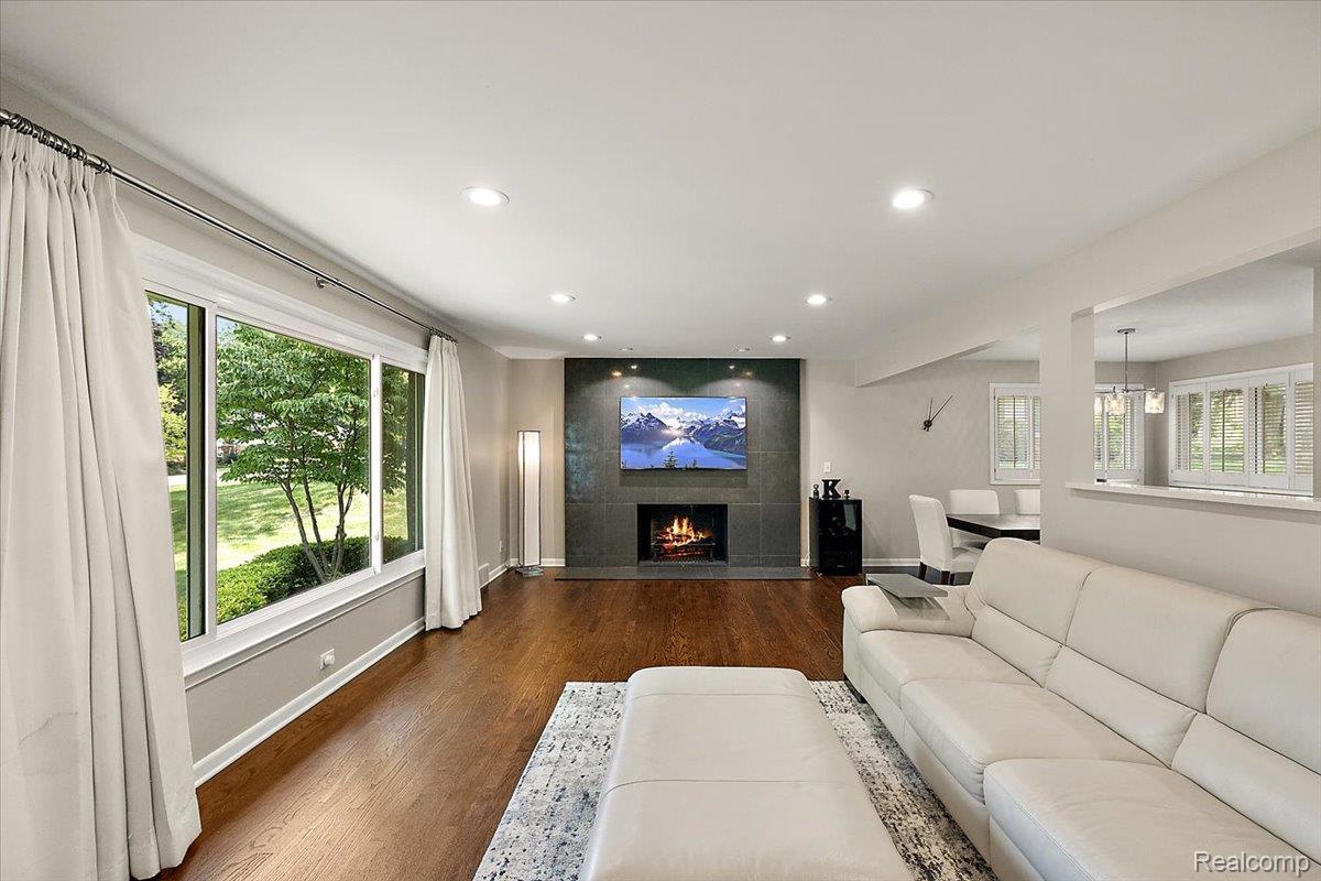 4409 W Orchard Hill Drive