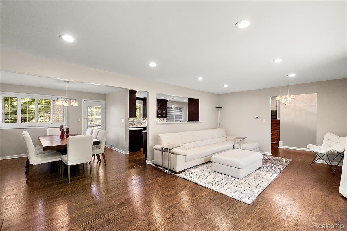 4409 W Orchard Hill Drive