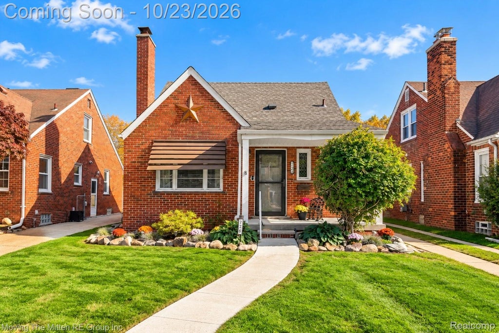 Photo of 726 Mayburn Street, Dearborn City, MI 48128 (MLS # 20261085353)