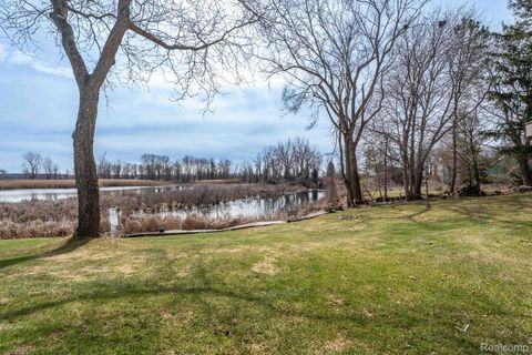 Tiny photo for 425 Lakes Edge Drive, Oxford Village, MI 48371 (MLS # 20261014598)