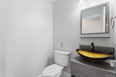 Tiny photo for 425 Lakes Edge Drive, Oxford Village, MI 48371 (MLS # 20261014598)