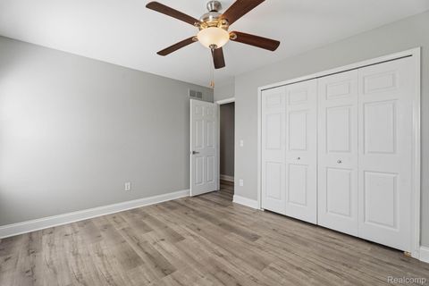 Tiny photo for 425 Lakes Edge Drive, Oxford Village, MI 48371 (MLS # 20261014598)