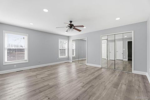 Tiny photo for 425 Lakes Edge Drive, Oxford Village, MI 48371 (MLS # 20261014598)