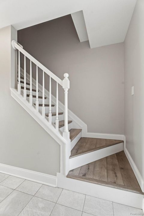 Tiny photo for 425 Lakes Edge Drive, Oxford Village, MI 48371 (MLS # 20261014598)