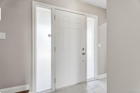 Tiny photo for 425 Lakes Edge Drive, Oxford Village, MI 48371 (MLS # 20261014598)