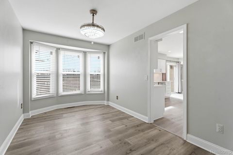 Tiny photo for 425 Lakes Edge Drive, Oxford Village, MI 48371 (MLS # 20261014598)