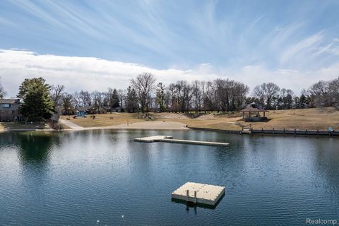 Tiny photo for 425 Lakes Edge Drive, Oxford Village, MI 48371 (MLS # 20261014598)