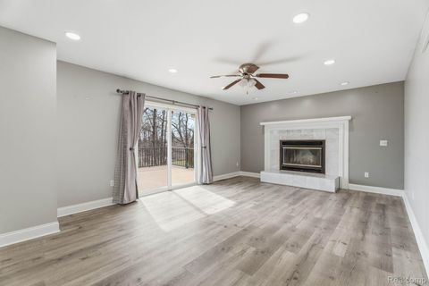 Tiny photo for 425 Lakes Edge Drive, Oxford Village, MI 48371 (MLS # 20261014598)