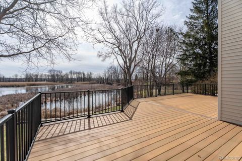 Tiny photo for 425 Lakes Edge Drive, Oxford Village, MI 48371 (MLS # 20261014598)