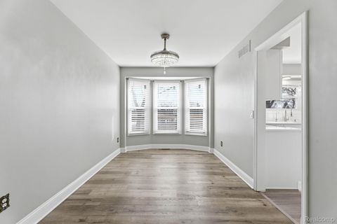 Tiny photo for 425 Lakes Edge Drive, Oxford Village, MI 48371 (MLS # 20261014598)